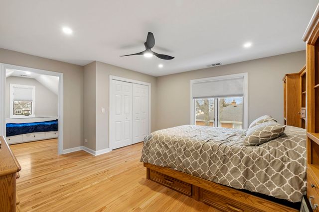 1203 N Burning Bush Lane, Mount Prospect, IL 60056