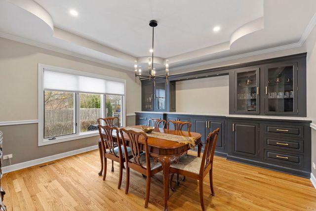 1203 N Burning Bush Lane, Mount Prospect, IL 60056