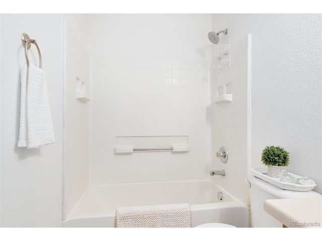 10655 Forester Pl, Longmont, CO 80504