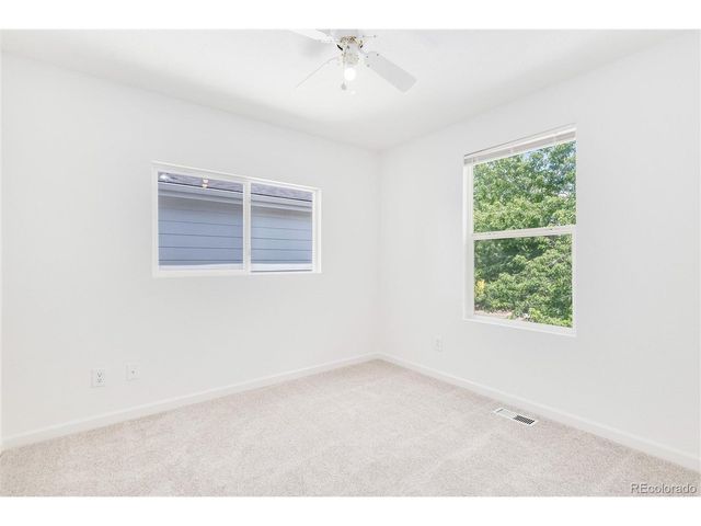 10655 Forester Pl, Longmont, CO 80504