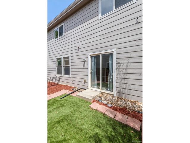 10655 Forester Pl, Longmont, CO 80504