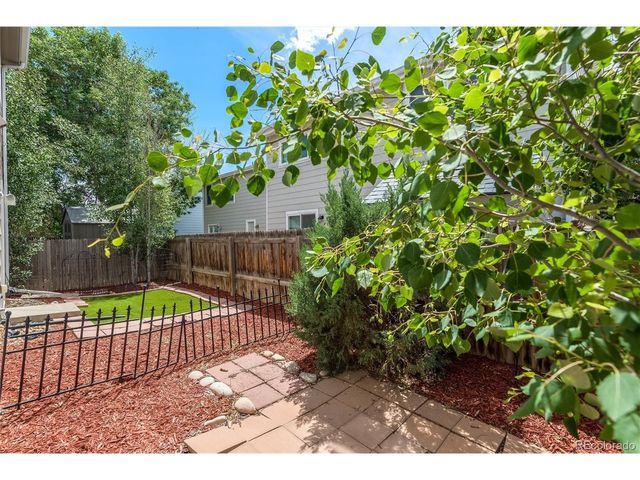 10655 Forester Pl, Longmont, CO 80504