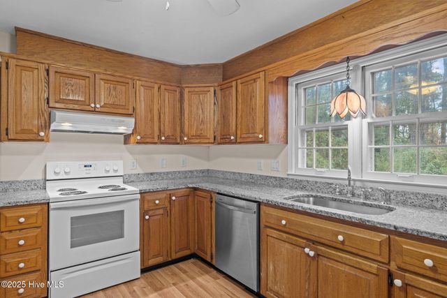 102 James Creek Road, Southern Pines, NC 28387