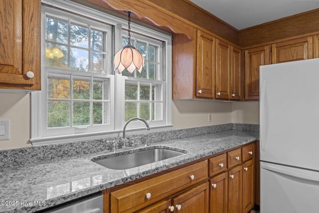 102 James Creek Road, Southern Pines, NC 28387