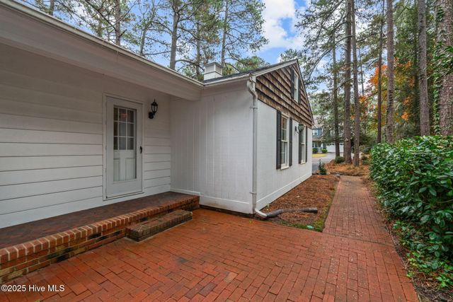 102 James Creek Road, Southern Pines, NC 28387
