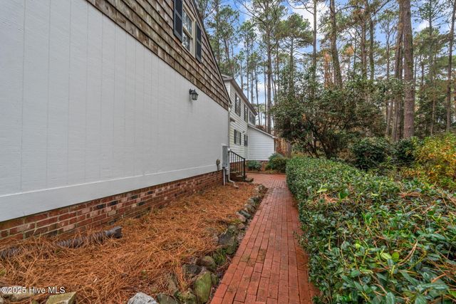 102 James Creek Road, Southern Pines, NC 28387