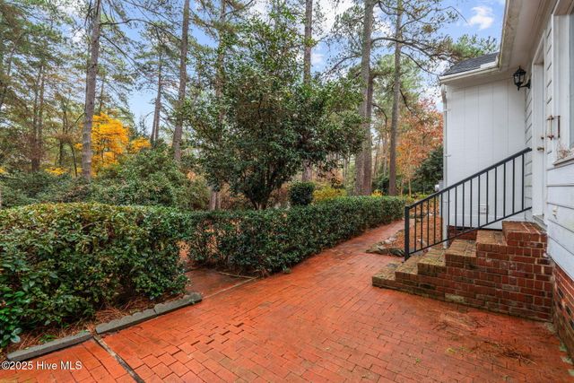 102 James Creek Road, Southern Pines, NC 28387