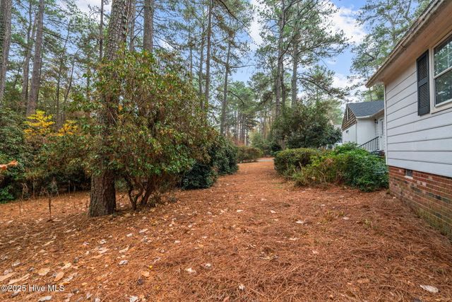 102 James Creek Road, Southern Pines, NC 28387