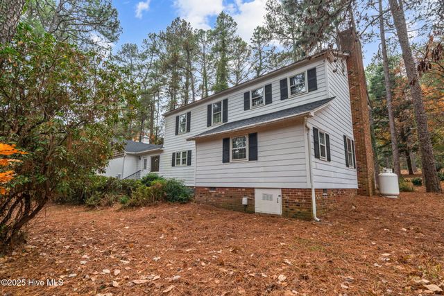 102 James Creek Road, Southern Pines, NC 28387
