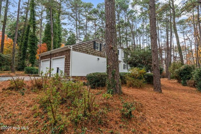 102 James Creek Road, Southern Pines, NC 28387
