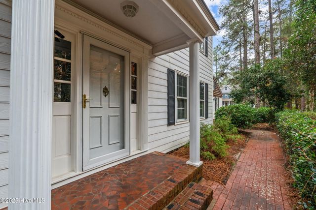 102 James Creek Road, Southern Pines, NC 28387