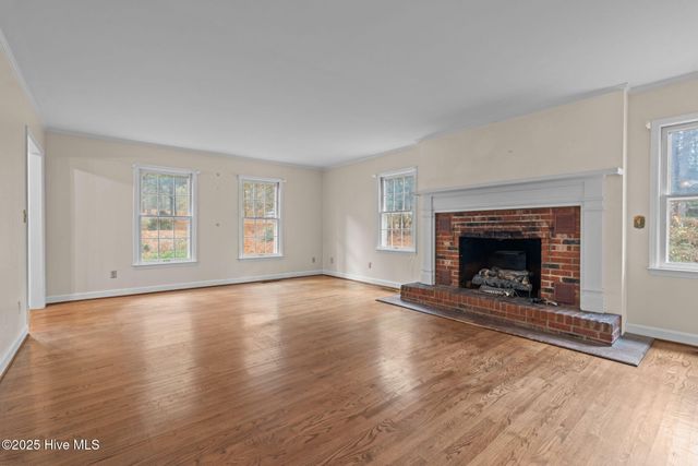 102 James Creek Road, Southern Pines, NC 28387