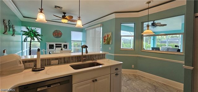 520 Crossfield CIR, Naples, FL 34104