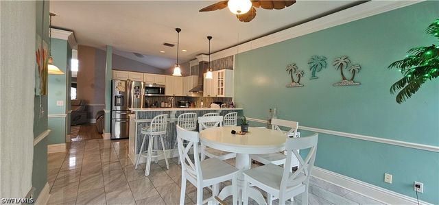 520 Crossfield CIR, Naples, FL 34104