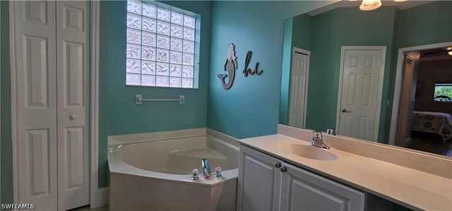 520 Crossfield CIR, Naples, FL 34104