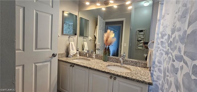 520 Crossfield CIR, Naples, FL 34104