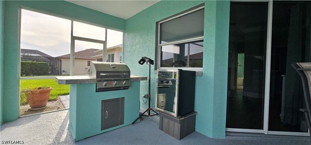 520 Crossfield CIR, Naples, FL 34104