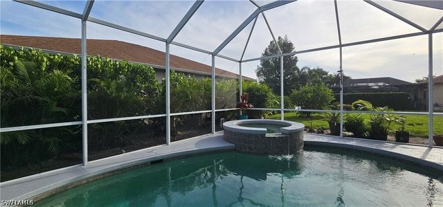 520 Crossfield CIR, Naples, FL 34104