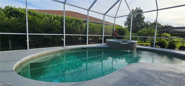 520 Crossfield CIR, Naples, FL 34104