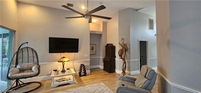 520 Crossfield CIR, Naples, FL 34104