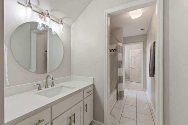 2008 Hunterwood Dr, Brentwood, TN 37027