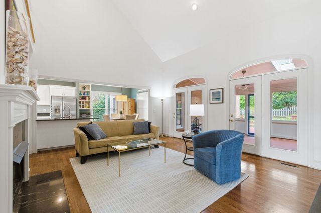 2008 Hunterwood Dr, Brentwood, TN 37027