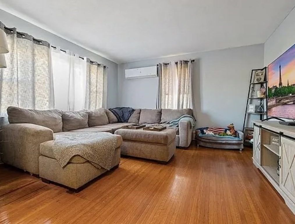 289 Milton St 1, Dedham, MA 02026