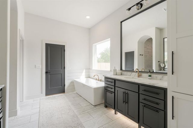 391 Old Creek Road, Edmond, OK 73034