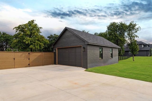 391 Old Creek Road, Edmond, OK 73034