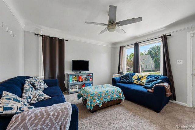 1058 Detroit Avenue, Lincoln Park, MI 48146