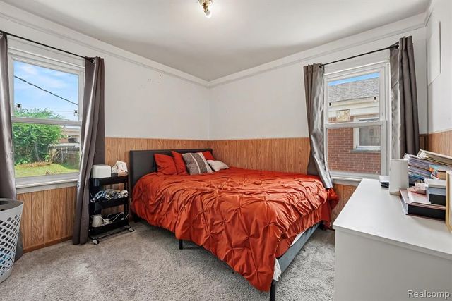 1058 Detroit Avenue, Lincoln Park, MI 48146