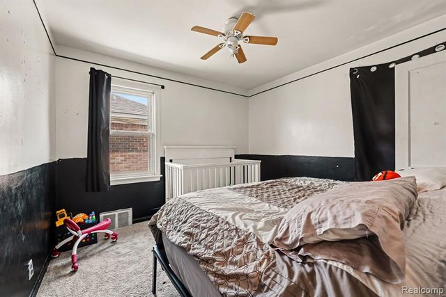 1058 Detroit Avenue, Lincoln Park, MI 48146
