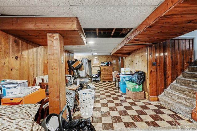 1058 Detroit Avenue, Lincoln Park, MI 48146