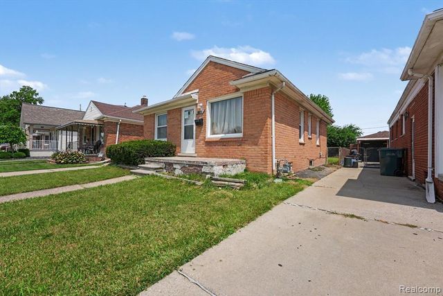 1058 Detroit Avenue, Lincoln Park, MI 48146