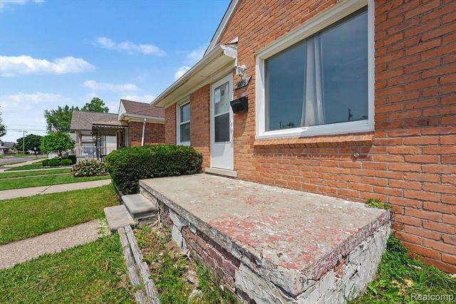 1058 Detroit Avenue, Lincoln Park, MI 48146