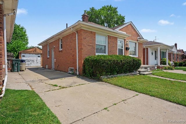 1058 Detroit Avenue, Lincoln Park, MI 48146