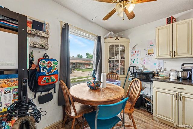 1058 Detroit Avenue, Lincoln Park, MI 48146