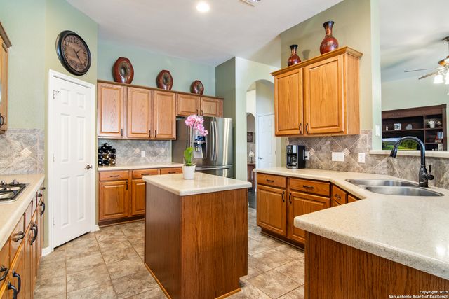 13110 Five Brooks, Helotes, TX 78023