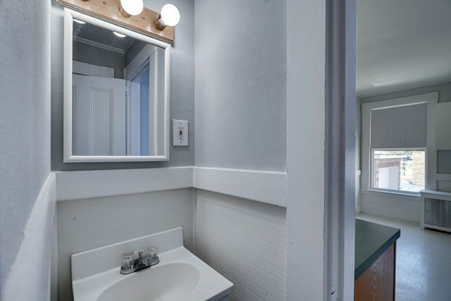 2 Messervy St. 1, Salem, MA 01970