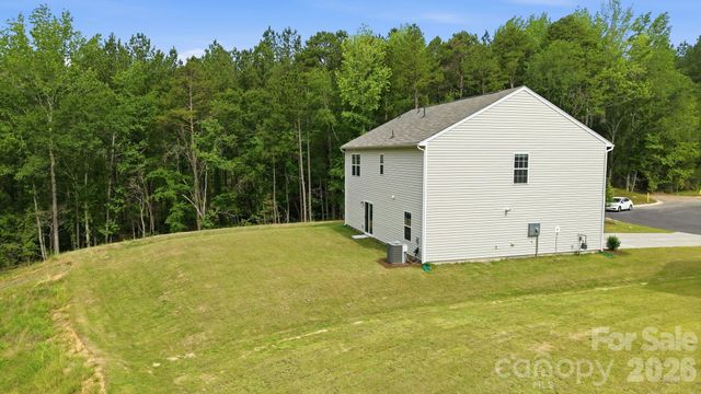 1821 River Crossing Lane, Edgemoor, SC 29712