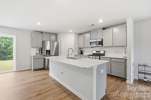 1821 River Crossing Lane, Edgemoor, SC 29712