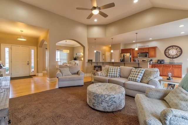 4288 Hilldale Drive, Newburgh, IN 47630