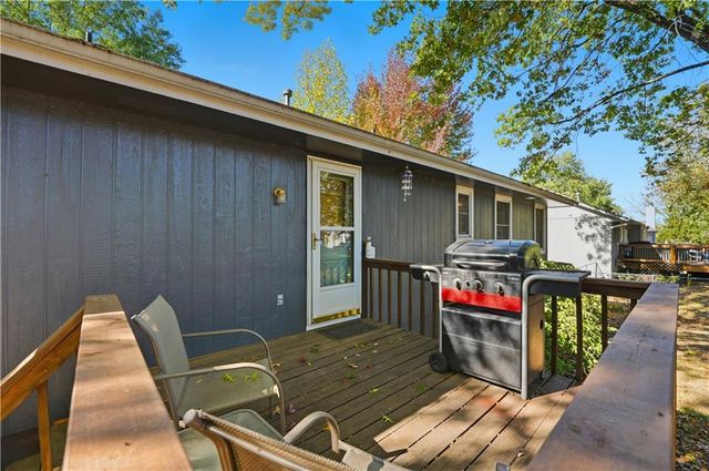 941 NE Bristol Drive, Lee's Summit, MO 64086