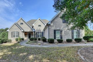521 Sandy Cove Drive, Loganville, GA 30052