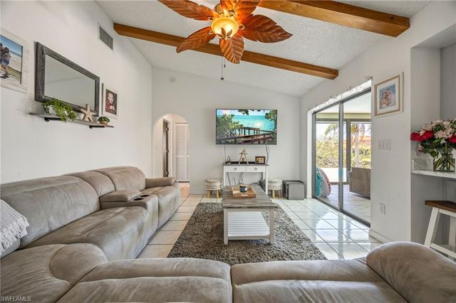 132 SW 34th LN, Cape Coral, FL 33914