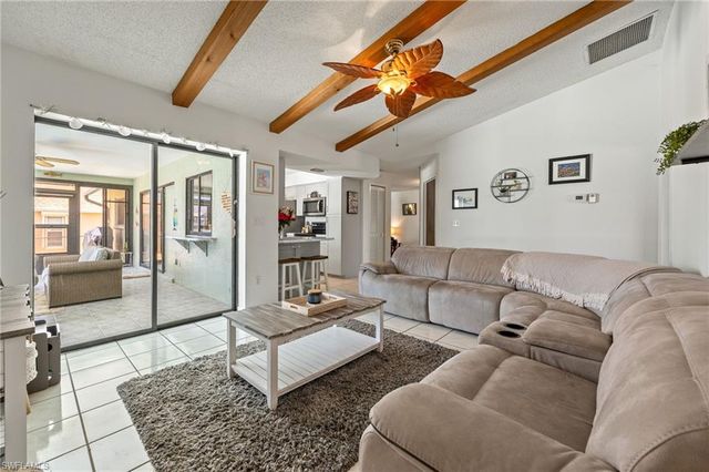 132 SW 34th LN, Cape Coral, FL 33914