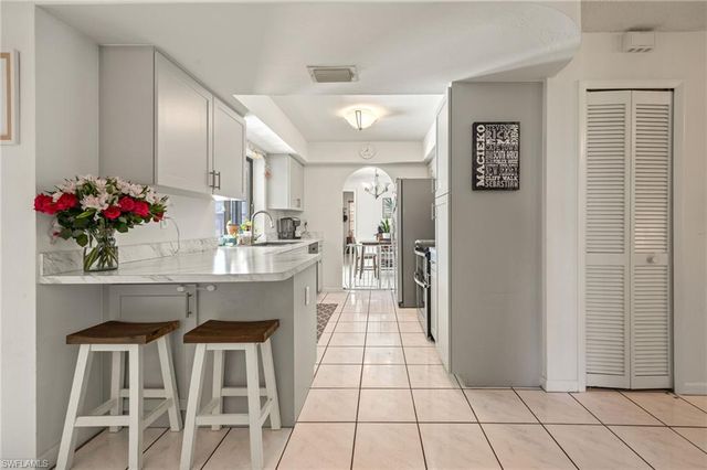 132 SW 34th LN, Cape Coral, FL 33914