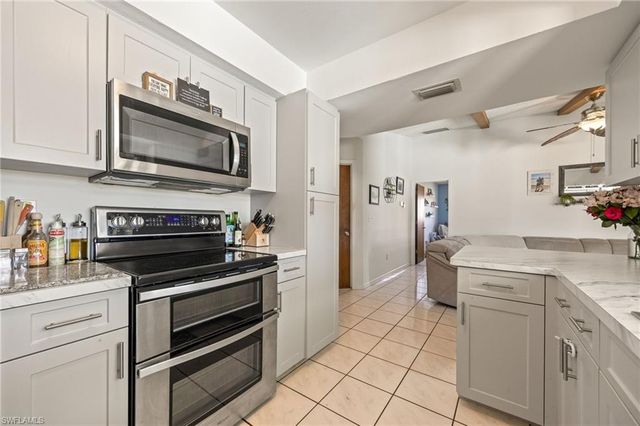 132 SW 34th LN, Cape Coral, FL 33914