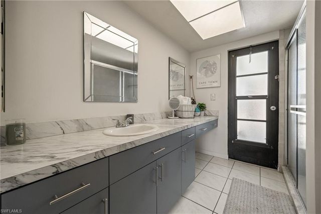 132 SW 34th LN, Cape Coral, FL 33914