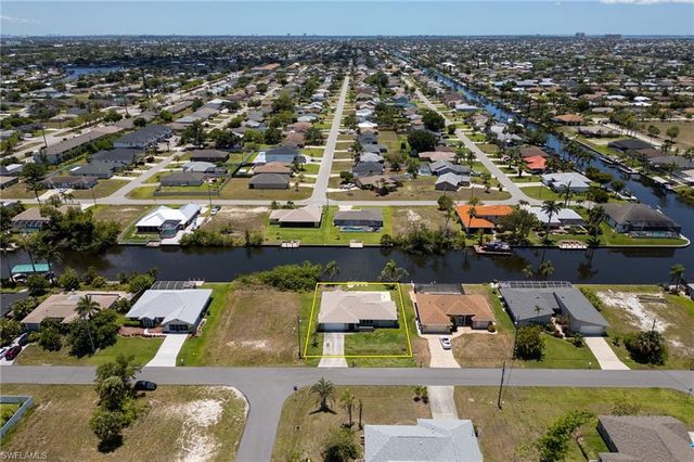 132 SW 34th LN, Cape Coral, FL 33914